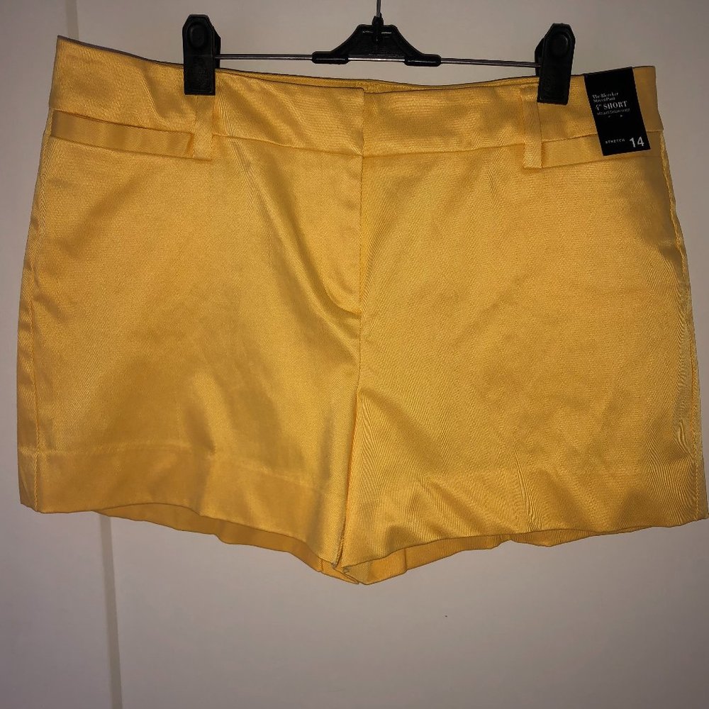 New York & Company The Bleeker 4" short sz 14 NWT